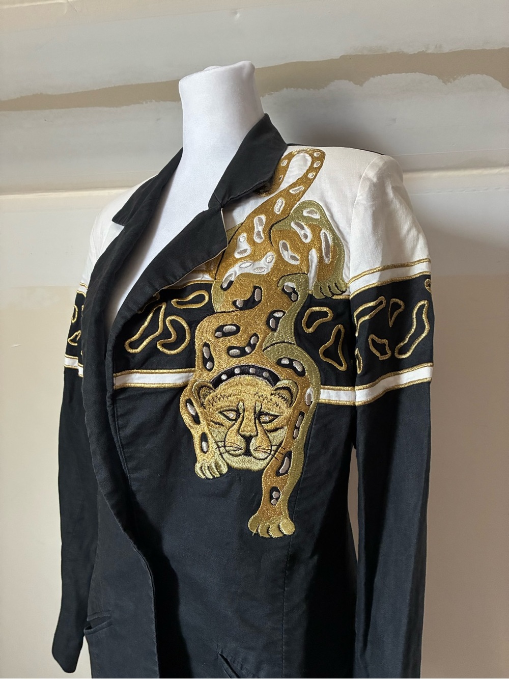 Vintage Lew Magram Leopard Black Gold Statement Embroidered Blazer size 8 - Picture 6 of 7